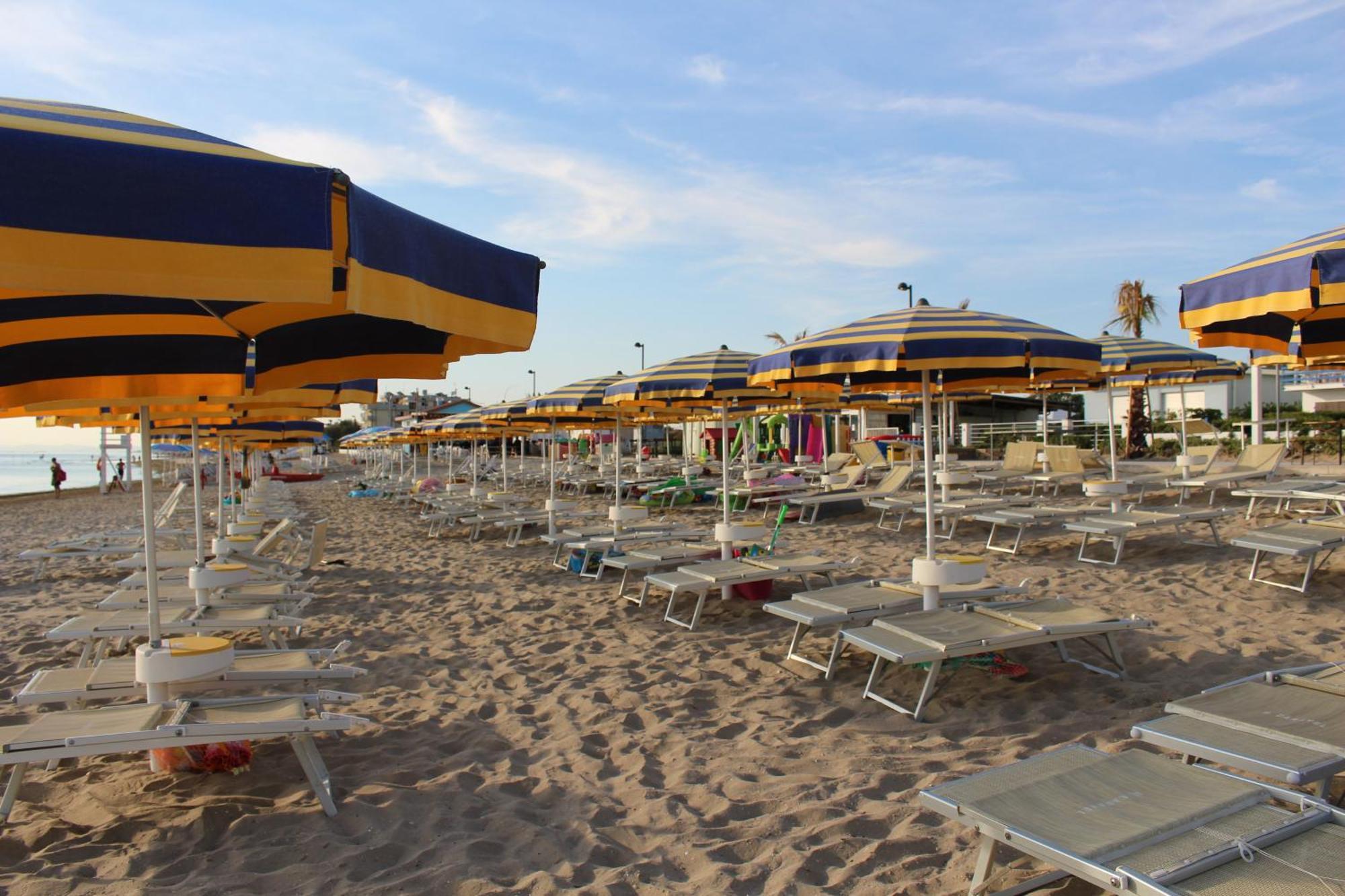 Caravel Hotel