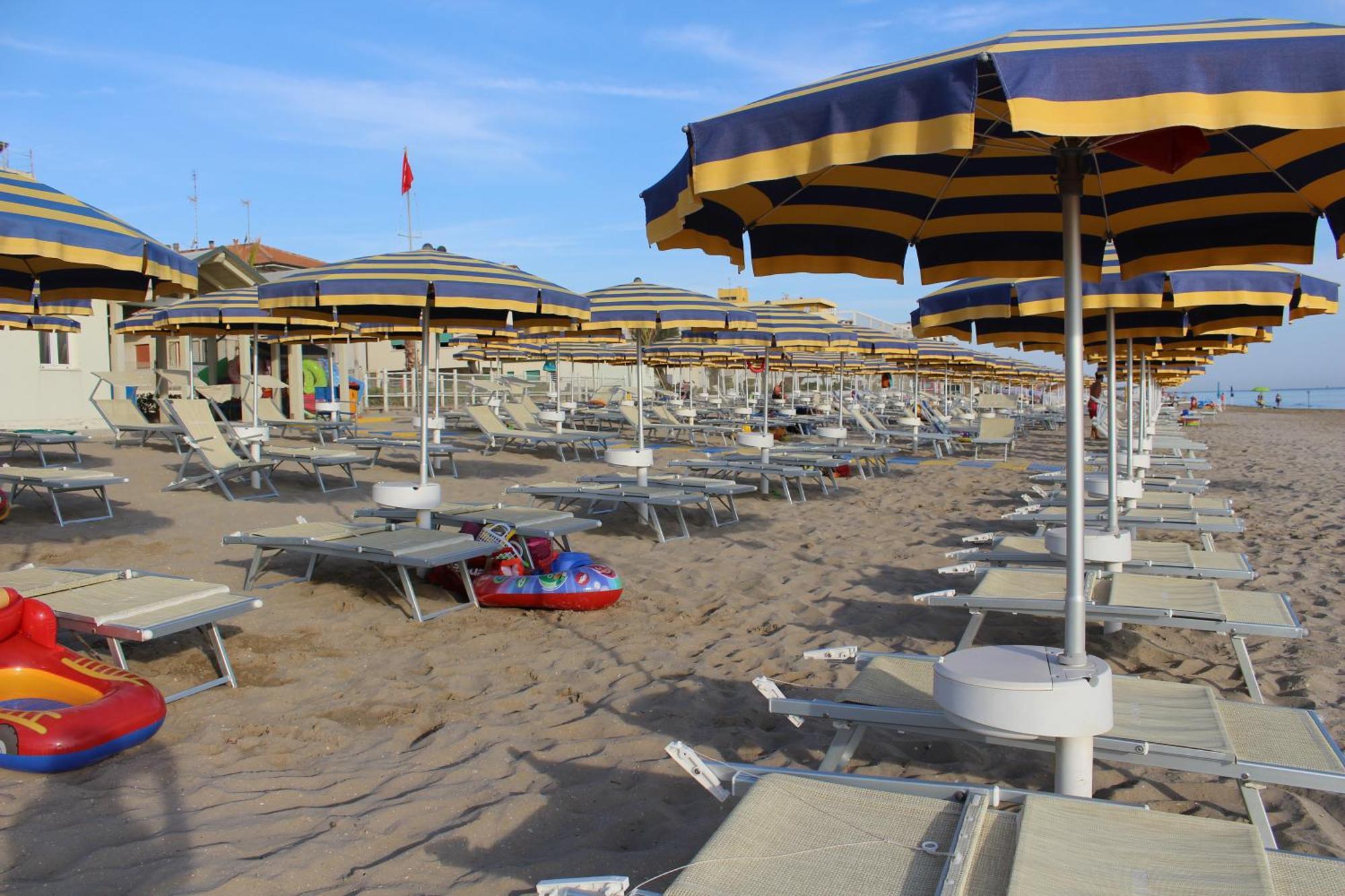 Caravel Hotel