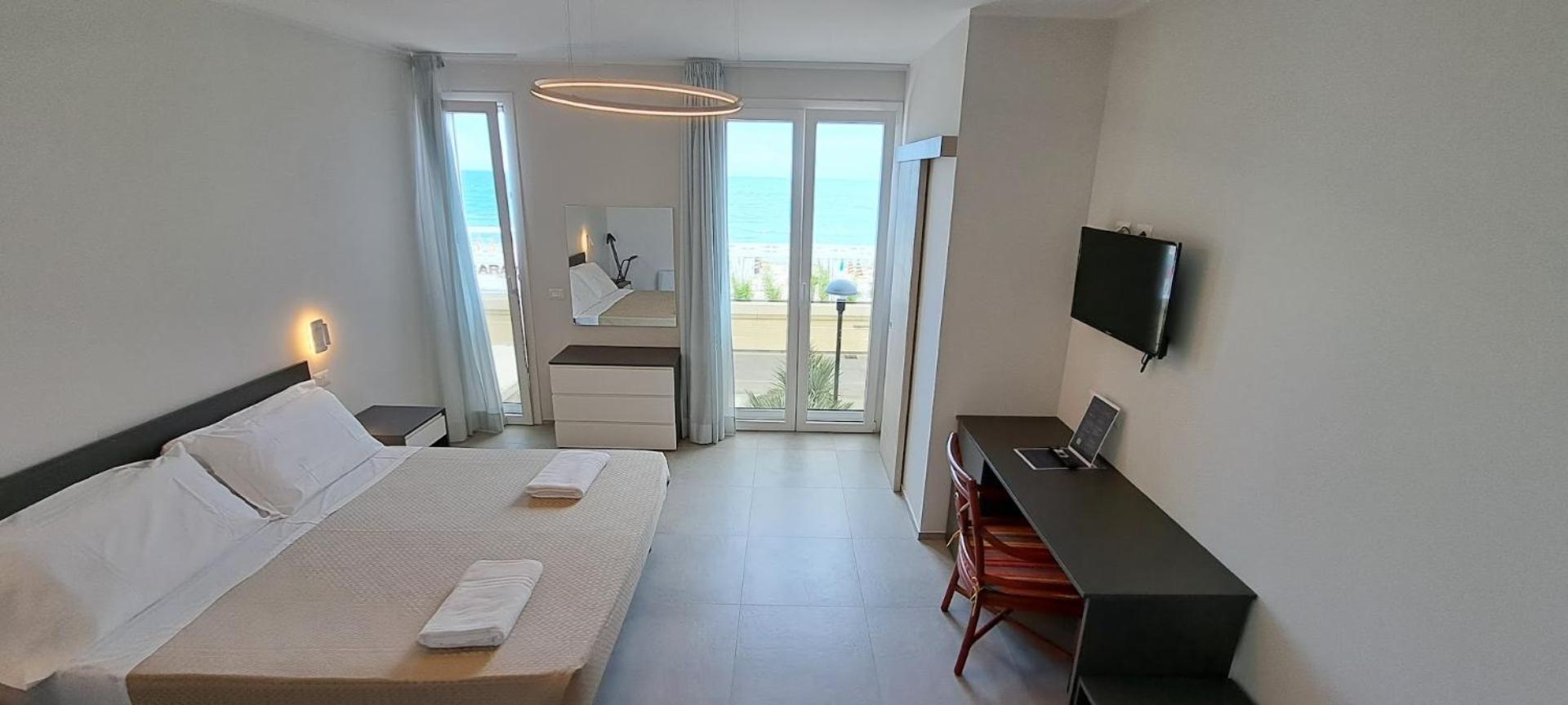 Caravel Hotel