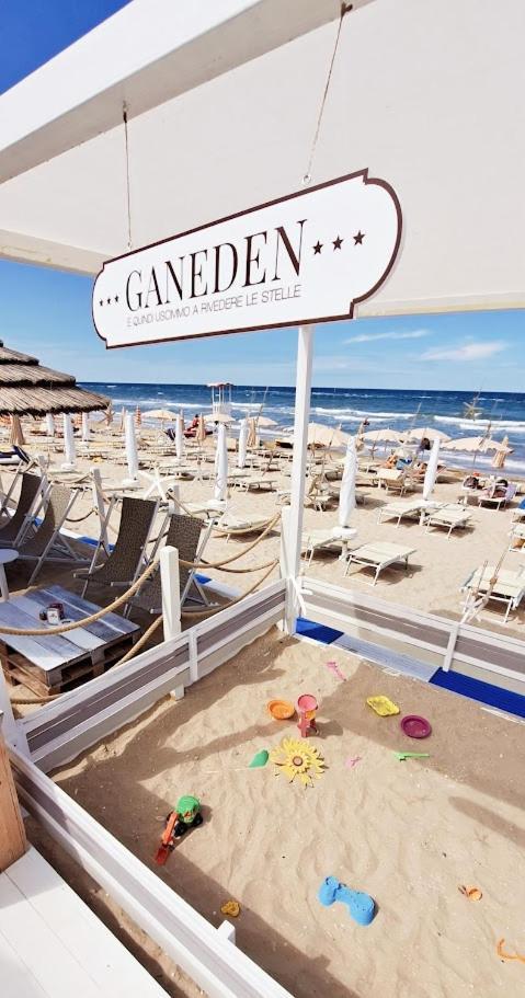 Caravel Hotel