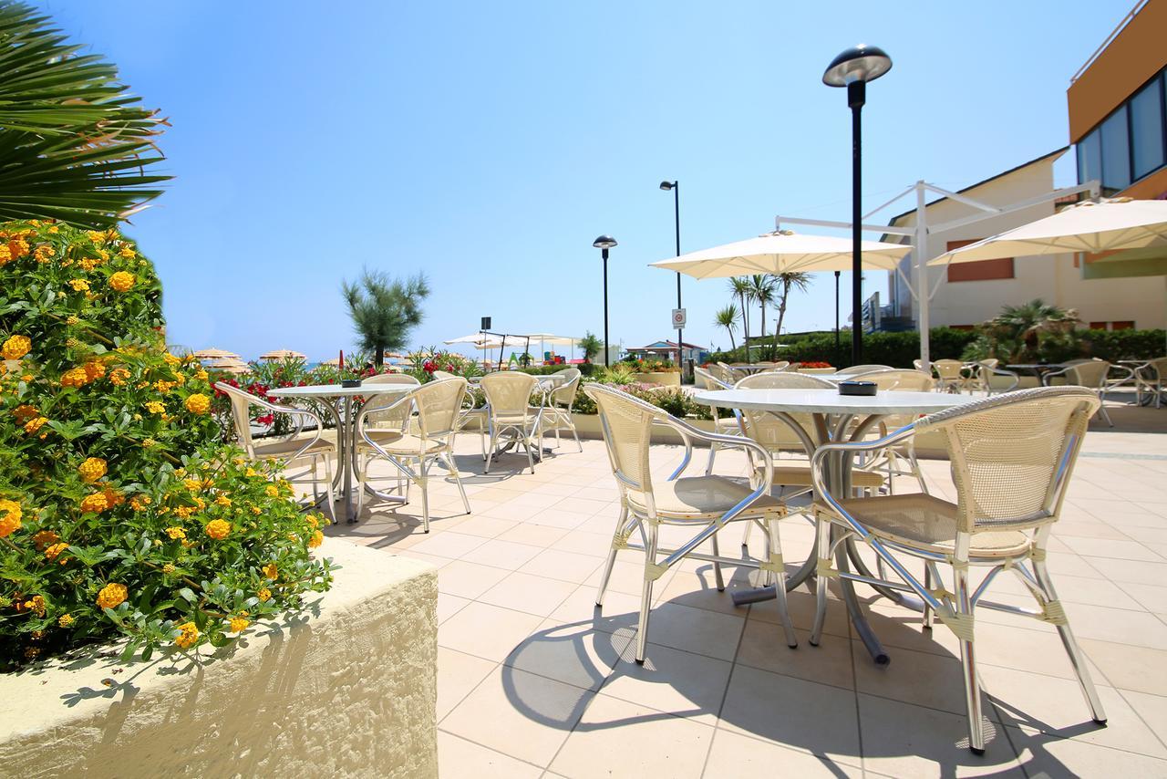 Caravel Hotel 3*