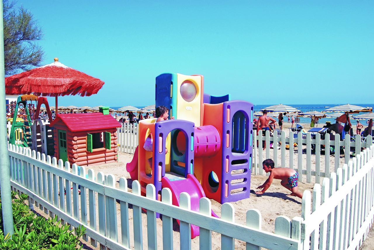 Caravel Hotel